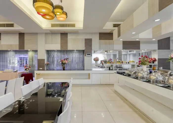 Aunchaleena Grand Hotel
