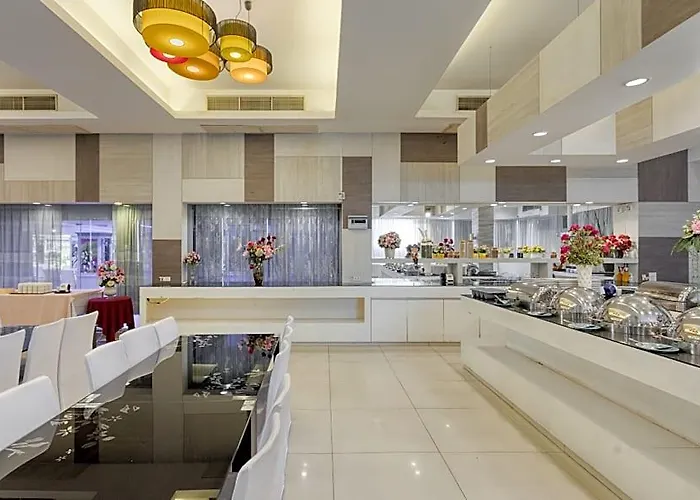 Hotel Aunchaleena Grand