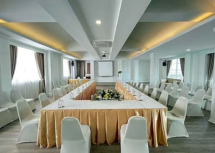 Hotel Aunchaleena Grand