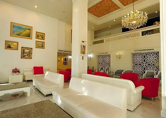 Aunchaleena Grand Hotel 5*